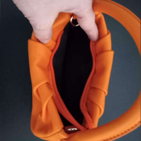 Hand Purse - Picture 5 of 5